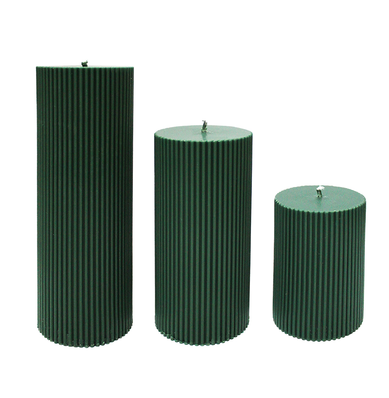 Fuscus viridis, laete viridis, roseus et albus candelae Romanae columnae